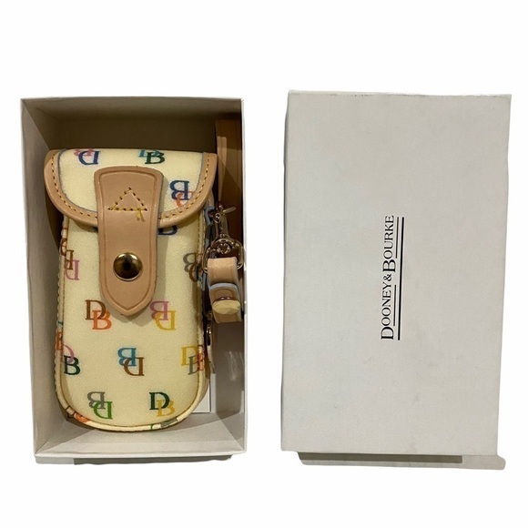 Dooney & Bourke Cell Phone Wristlet NWT - Picture 1 of 6